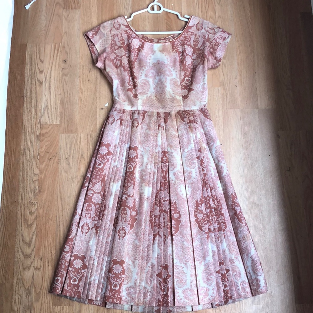 Vintage 1960s pink pleated dress